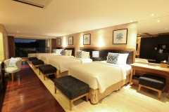 Quad Whirlpool Suite Room
