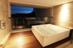 Quad Whirlpool Suite Room